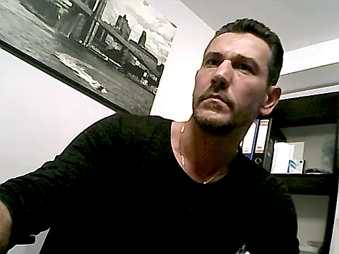 mastercharisma35: απευθείας συνομιλία ΧΧΧ