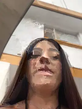 Chat +18 de ElectraPink_ ao vivo