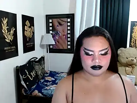 TSbrianaHugeCock 网络视讯表演