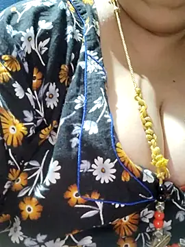 tamilthanushri élő XXX-chatje