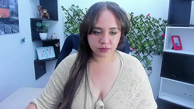 LucyOwen_18n Live XXX chat