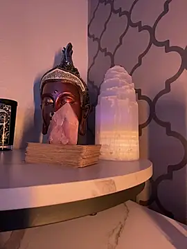 XLucilleX 现场XXX聊天