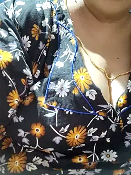 tamilthanushri Live XXX-Chat