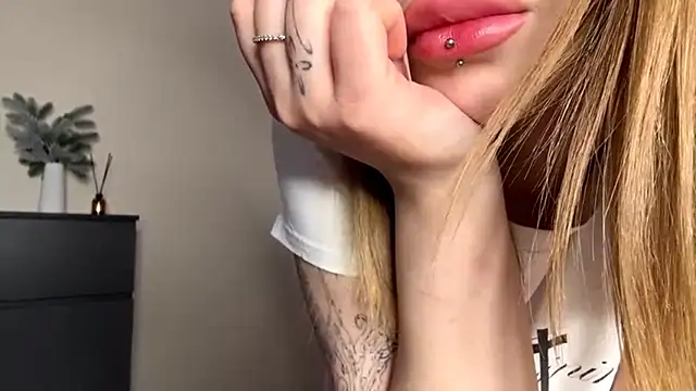 دردشة PledHoly الجنسية المباشرة