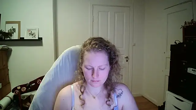 Živý XXX chat Girlnina-1995