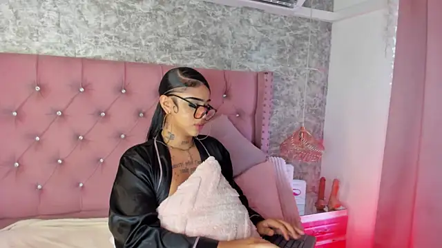 Mia_Jansen: вебкам-шоу