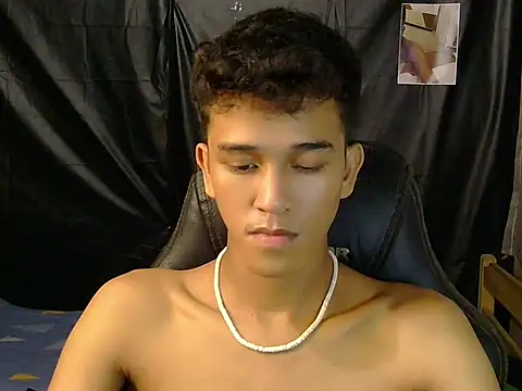 hugekenbigcock Live XXX Chat