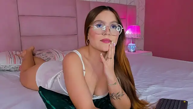 VictoriaLasse Chat XXX live
