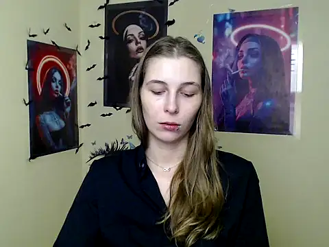 StrangerGi live XXX chat