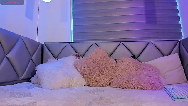 i_Carolinee Live XXX Chat