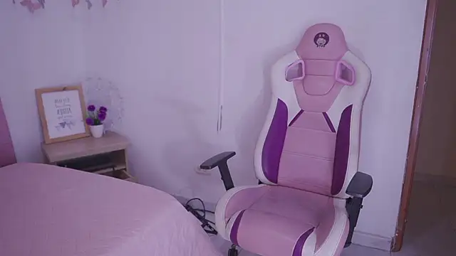 Keitty_fox27 Live XXX-Chat