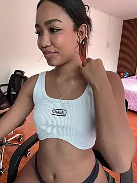 Chat +18 de kali_rousse ao vivo