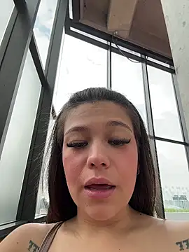 Alyshanon18 Adlı Modelin Canlı XXX Sohbeti