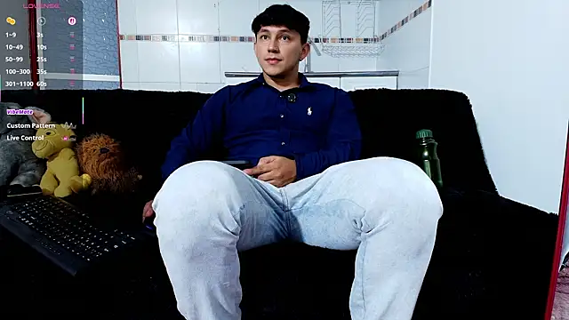 jacques_cardiet Adlı Modelin Canlı XXX Sohbeti