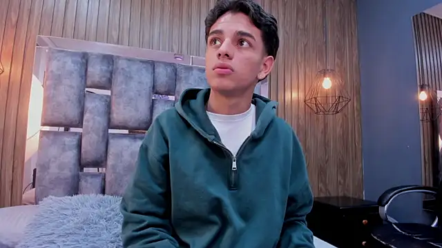 owen__johnson Adlı Modelin Canlı XXX Sohbeti