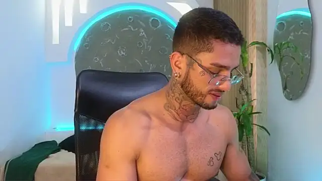 Alanrodgers Adlı Modelin Canlı XXX Sohbeti