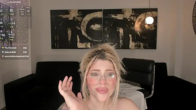 แชท XXX สดของ MadisonKane