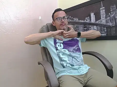 Oswalldo__ Adlı Modelin Canlı XXX Sohbeti