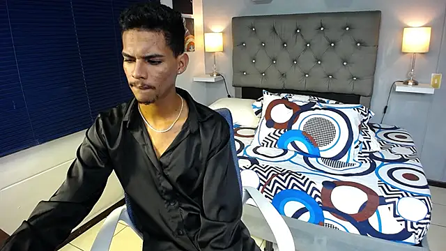 andy_kooper Adlı Modelin Canlı XXX Sohbeti