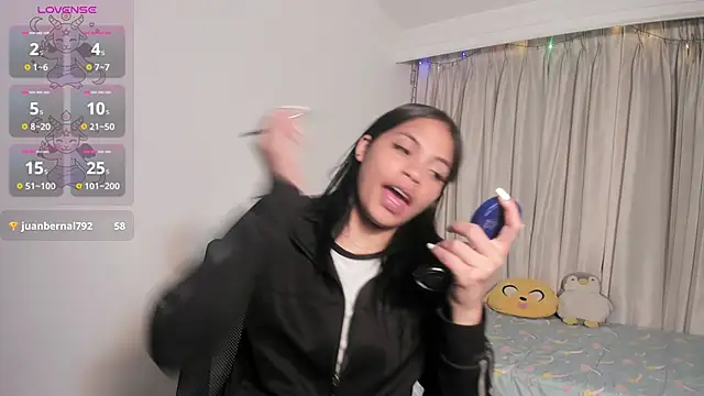 Chat XXX Live kendall_hernandez