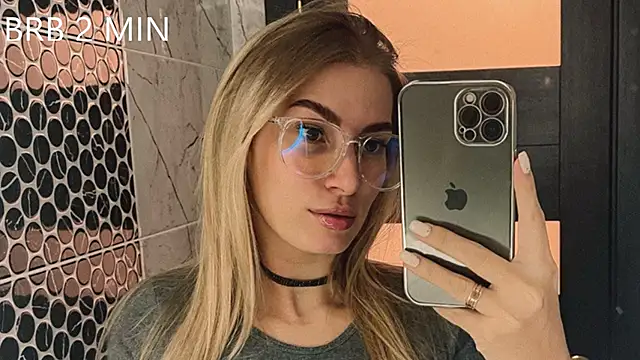 แชท XXX สดของ SoftnessMila