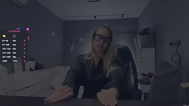 SoftnessMila Chat XXX live