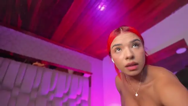 Emmily_Savage – Naživo XXX chat