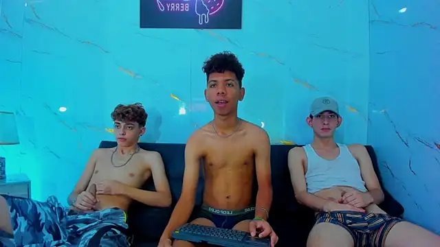 Spicy_guys Chat XXX in diretta