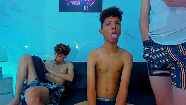 Spicy_guys লাইভ XXX চ্যাট