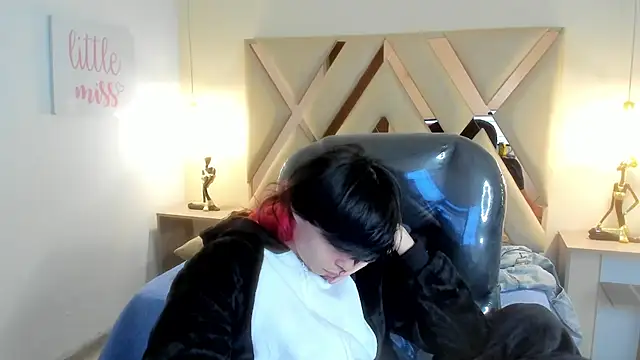 Sylasfrost: απευθείας συνομιλία ΧΧΧ