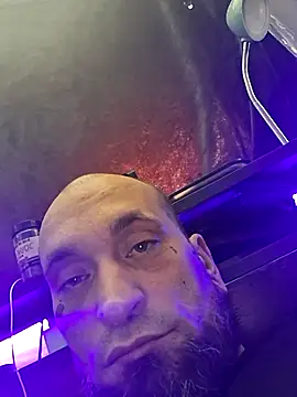 Pertunjukan Kamera Web RealisedBooking