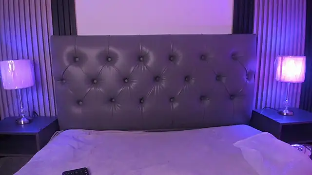 Онлайн чат XXX aaronjames1