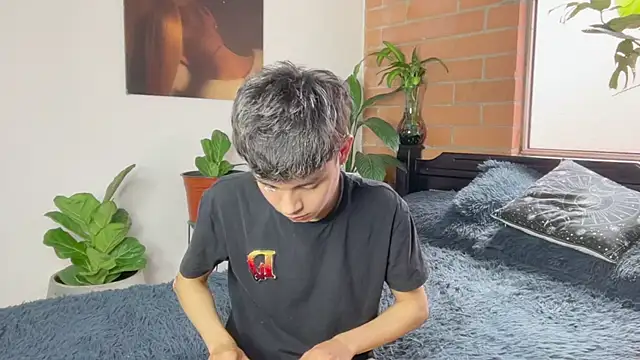 Онлайн чат XXX Andy_Belier23