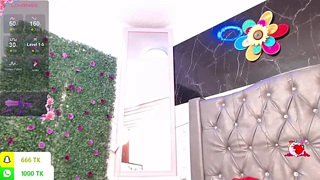 LAILAGUMMY Chat XXX in diretta