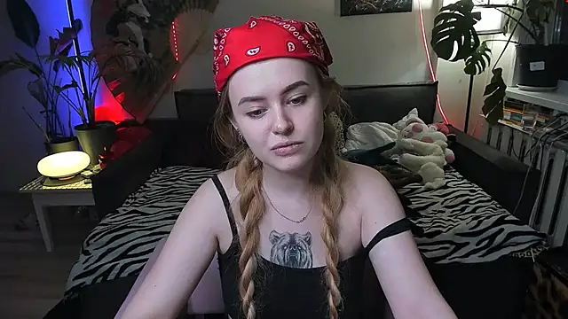 Alexa_Pirs Adlı Modelin Canlı XXX Sohbeti