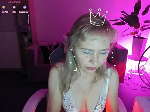 Carla_Vogue Adlı Modelin Canlı XXX Sohbeti