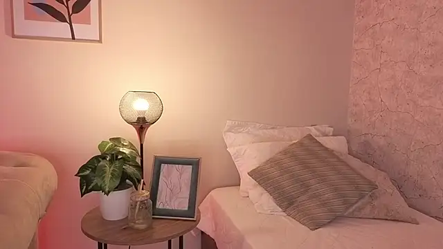 DahianaWalcott – Naživo XXX chat