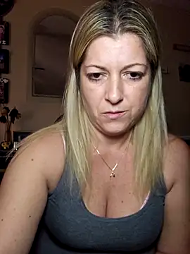 XXX chat uživo modela NikkiBlisss