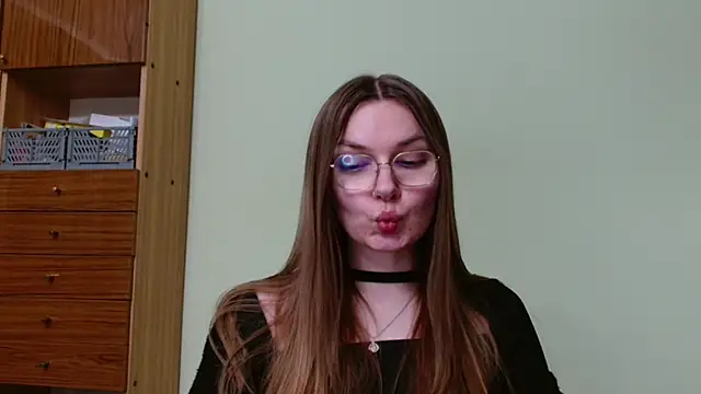 LooveELLYx Chat XXX live