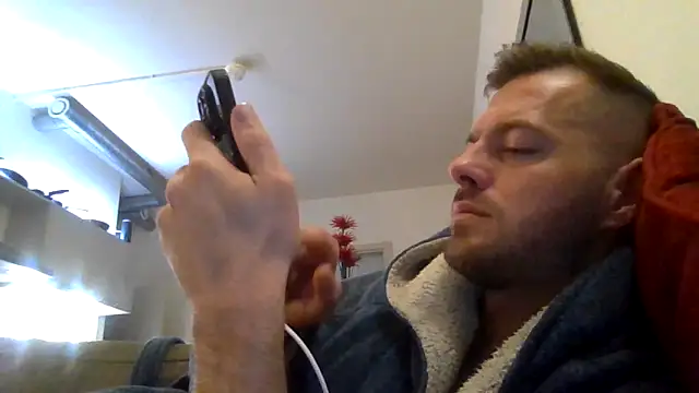 cheekycherryx élő XXX-chatje