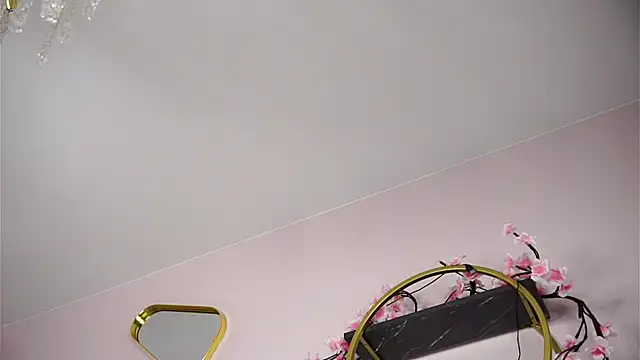 Chat +18 de SunnivaCovil ao vivo