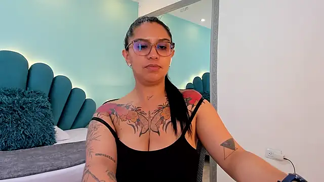 sharlott18: απευθείας συνομιλία ΧΧΧ