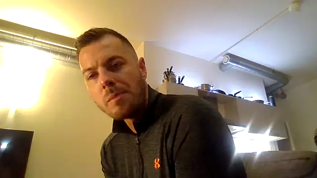 cheekycherryx Adlı Modelin Canlı XXX Sohbeti