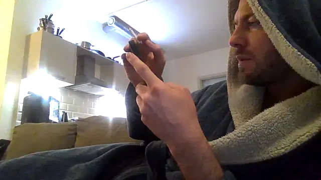 cheekycherryx élő XXX-chatje