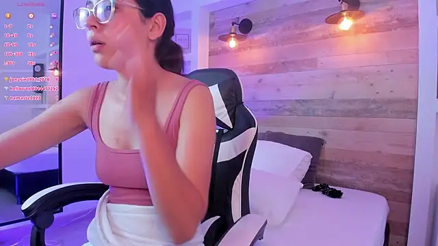 desireee_ élő XXX-chatje