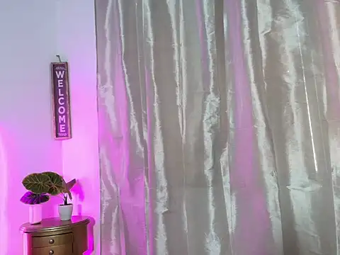 NebulaFox Live XXX Chat