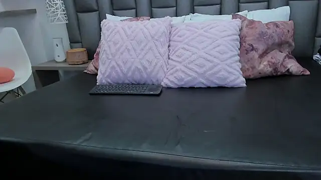 แชท XXX สดของ ZoeKrug