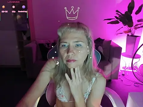 Carla_Vogue Chat XXX in diretta