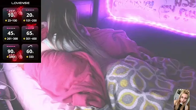 BlondiewithanassのライブXXXチャット