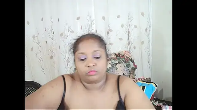 Indiantasha: онлайн-секс-чат